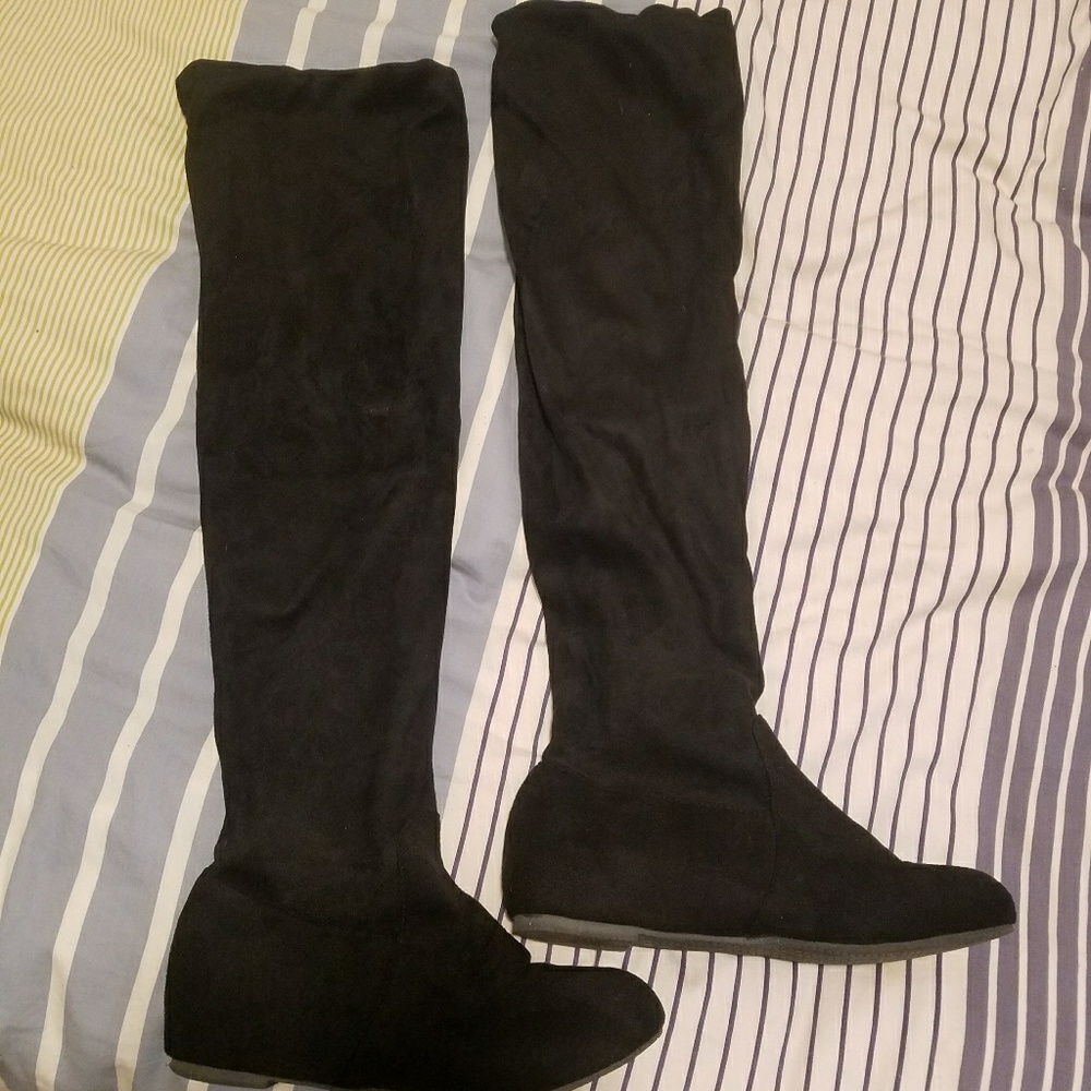 Suede boots